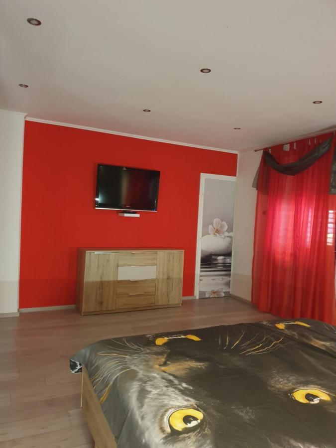 Room Petra In Centertown Сен Екстериор снимка