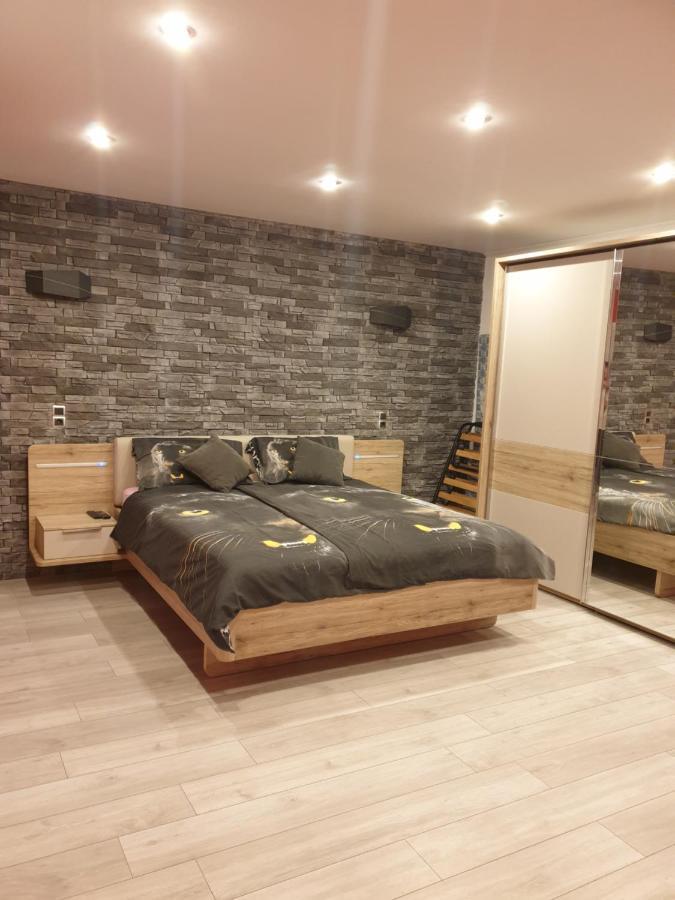 Room Petra In Centertown Сен Екстериор снимка