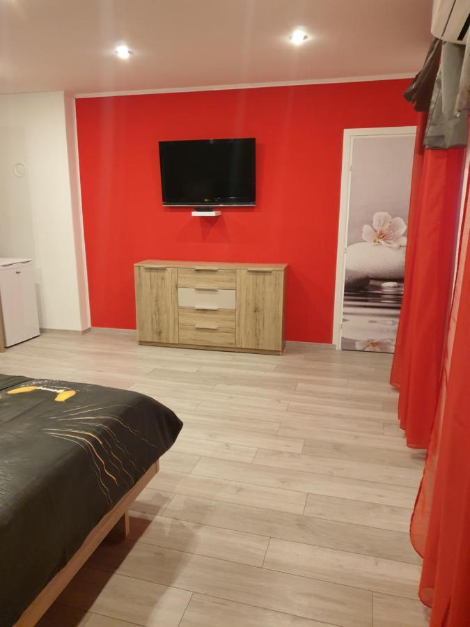 Room Petra In Centertown Сен Екстериор снимка