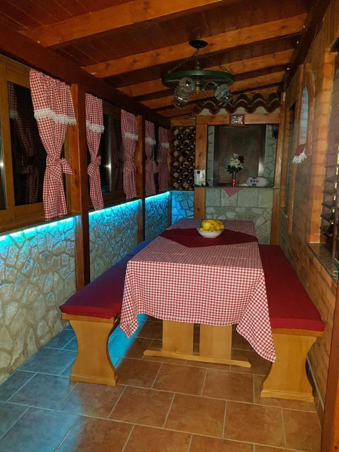 Room Petra In Centertown Сен Екстериор снимка